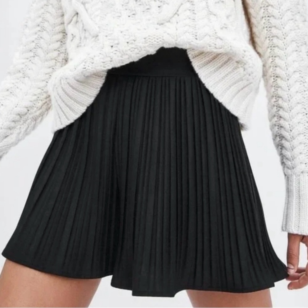 Zara Black Mini Pleated Skort
